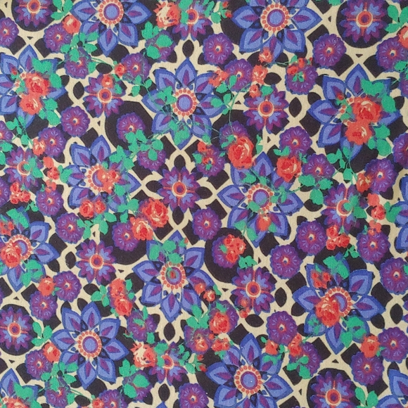 5/$25 Lularoe Irma Tunic Top Medium M Floral Black - Picture 3 of 6